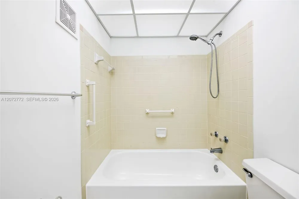 6890 Royal Palm Blvd #211H Margate, FL 33063