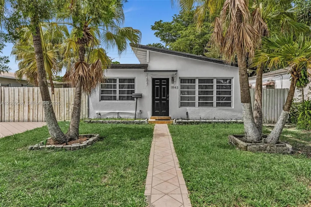1943 Rodman St Hollywood, FL 33020