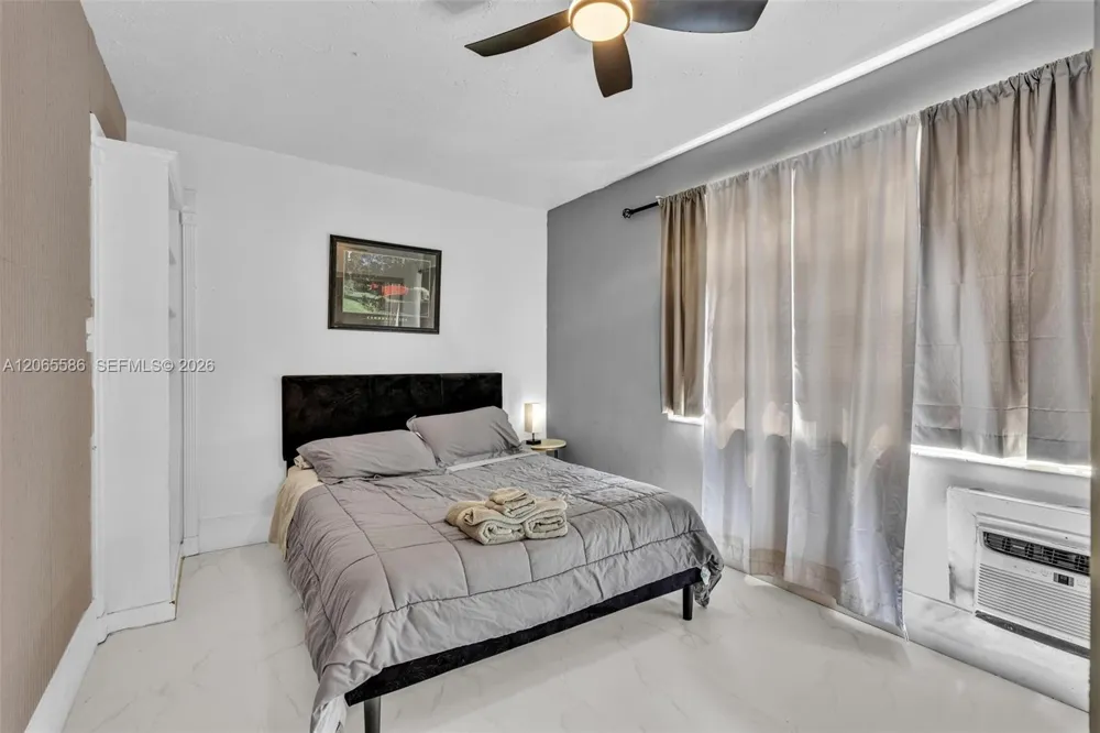 1943 Rodman St Hollywood, FL 33020