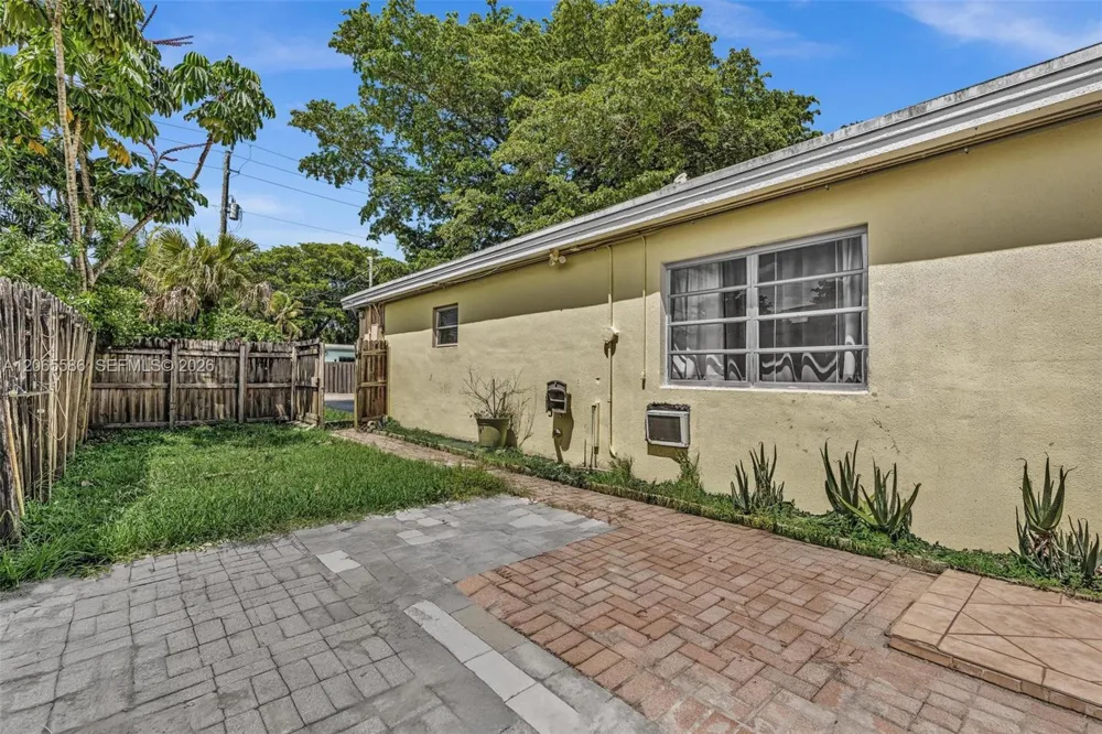 1943 Rodman St Hollywood, FL 33020
