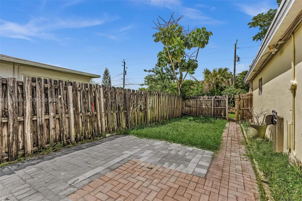 1943 Rodman St Hollywood, FL 33020