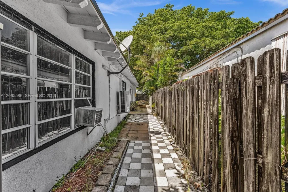 1943 Rodman St Hollywood, FL 33020