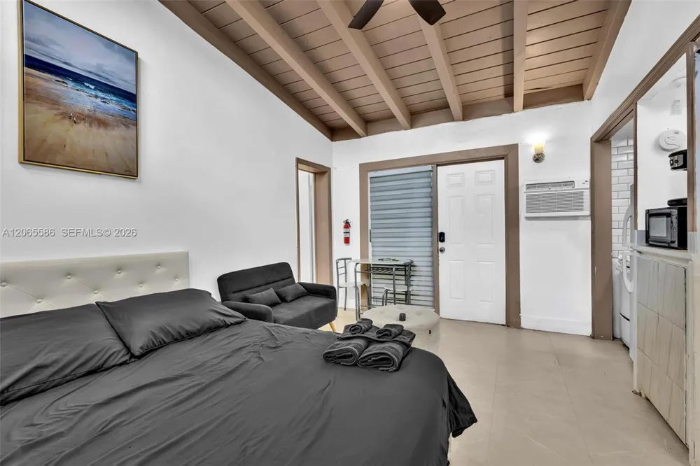 1943 Rodman St Hollywood, FL 33020