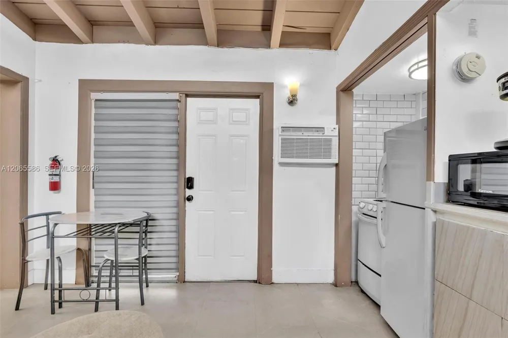 1943 Rodman St Hollywood, FL 33020