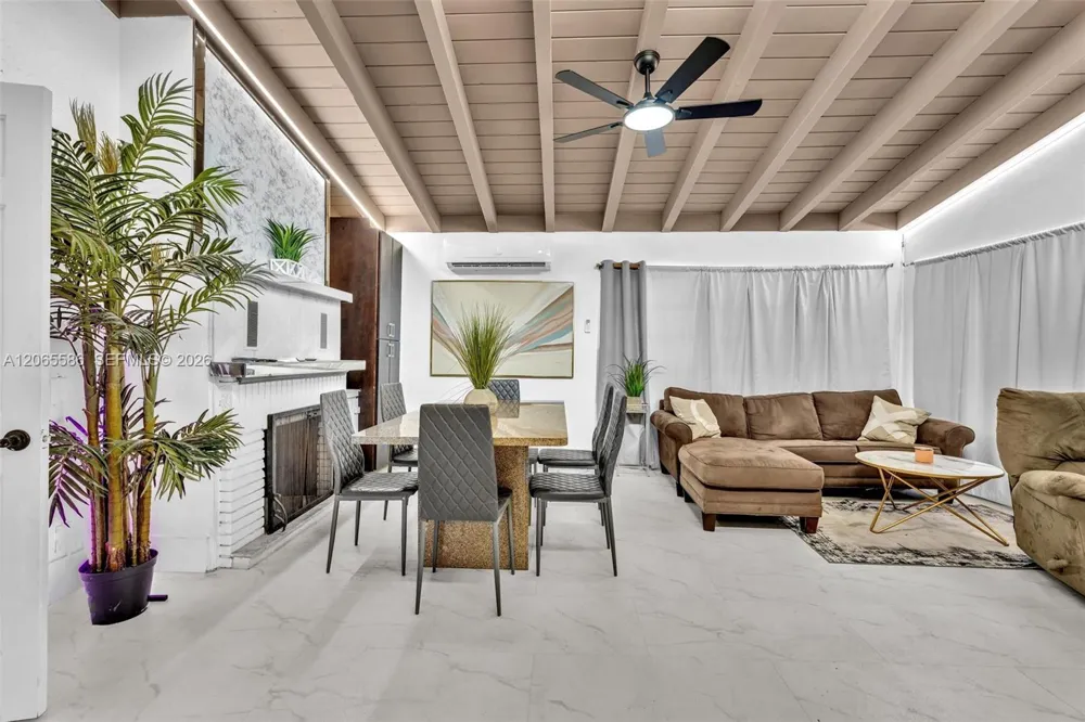 1943 Rodman St Hollywood, FL 33020