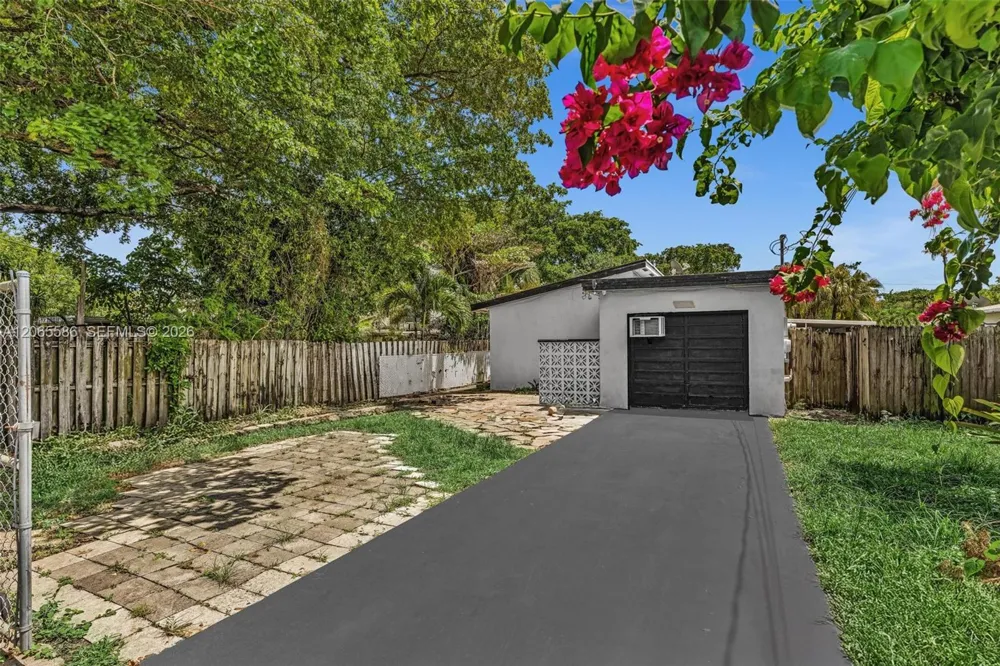 1943 Rodman St Hollywood, FL 33020