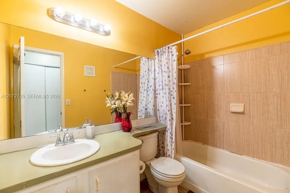 20404 NW 27th Ct Miami Gardens, FL 33056