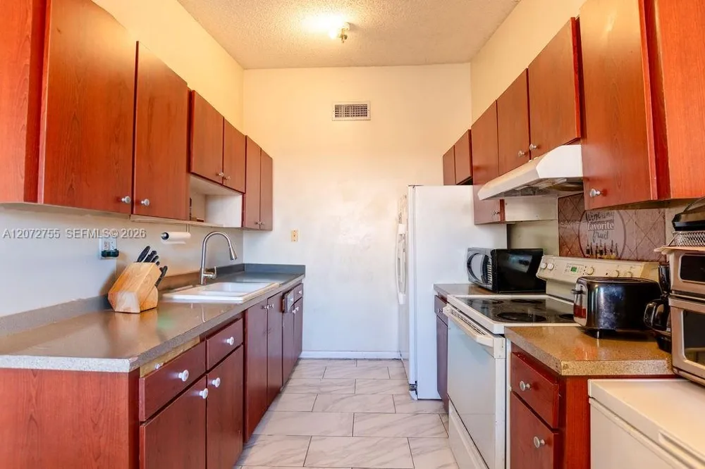20404 NW 27th Ct Miami Gardens, FL 33056