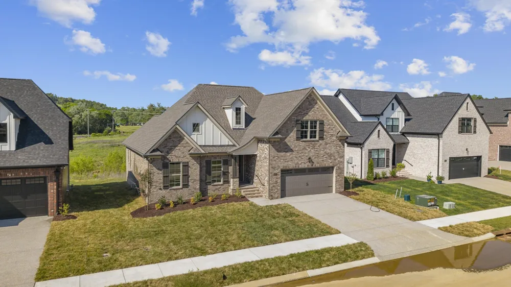 2013 WT Chandler Blvd #55 Gallatin, TN 37066