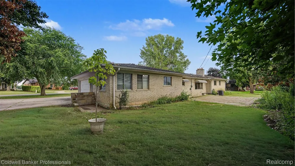 430 Spezia Drive Oxford Charter Township, MI 48371