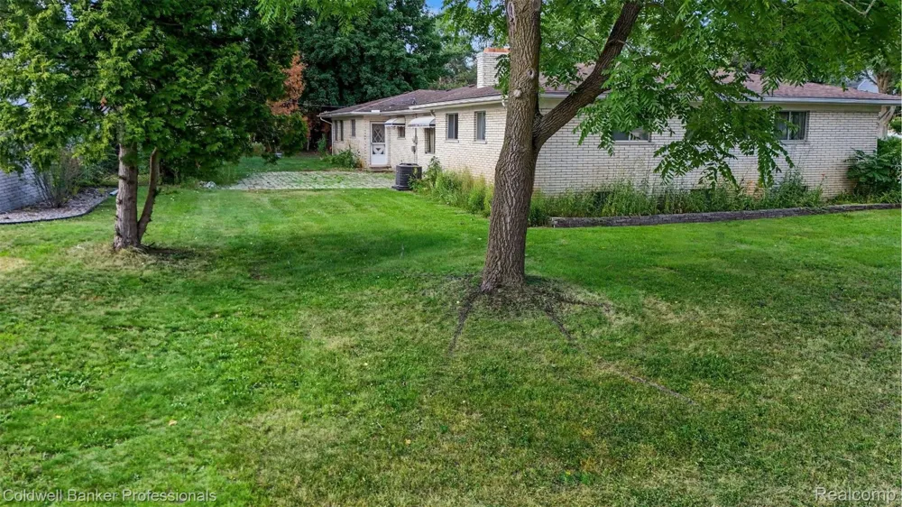 430 Spezia Drive Oxford Charter Township, MI 48371