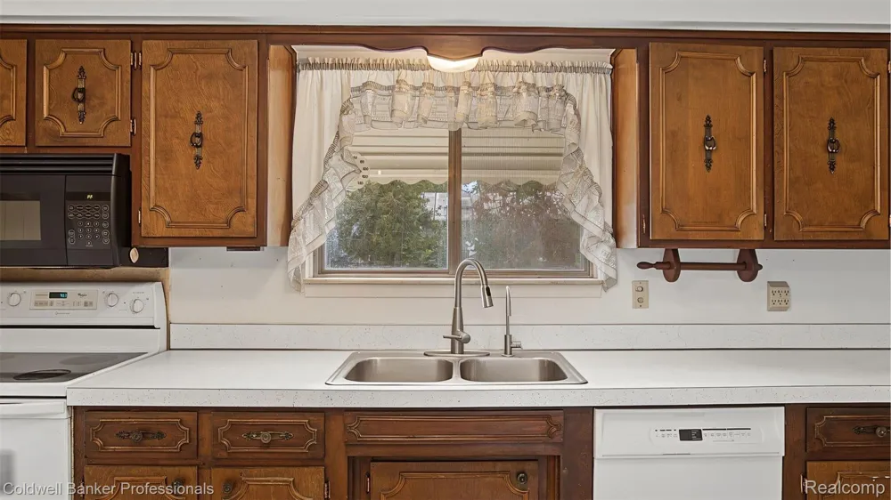 430 Spezia Drive Oxford Charter Township, MI 48371