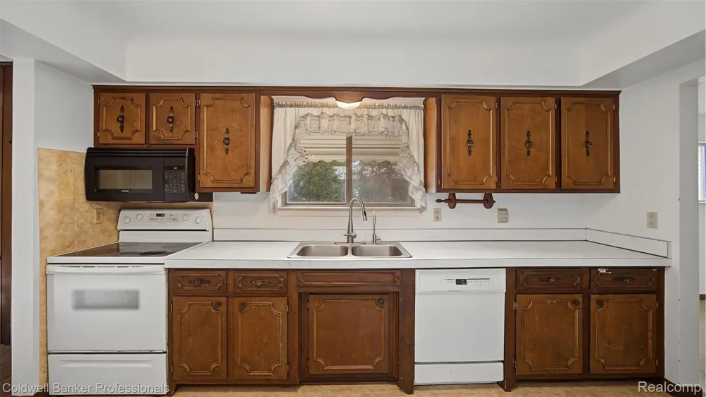 430 Spezia Drive Oxford Charter Township, MI 48371