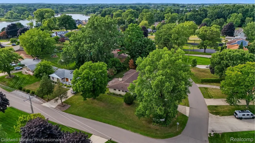 430 Spezia Drive Oxford Charter Township, MI 48371