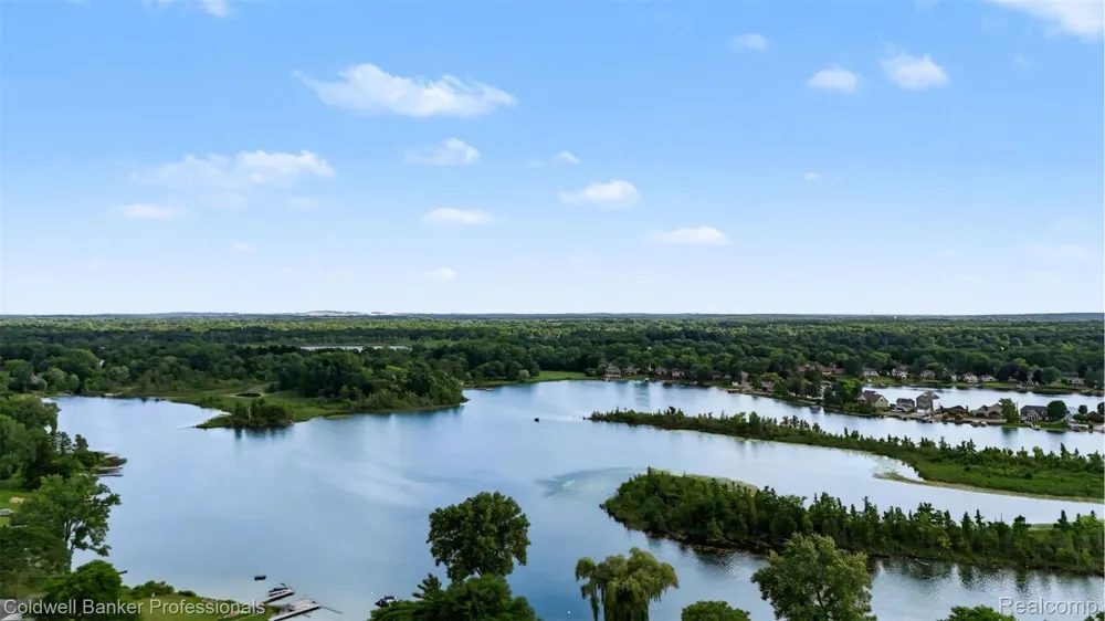 430 Spezia Drive Oxford Charter Township, MI 48371