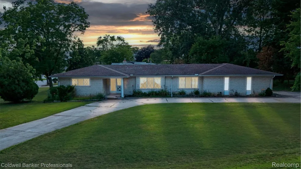 430 Spezia Drive Oxford Charter Township, MI 48371
