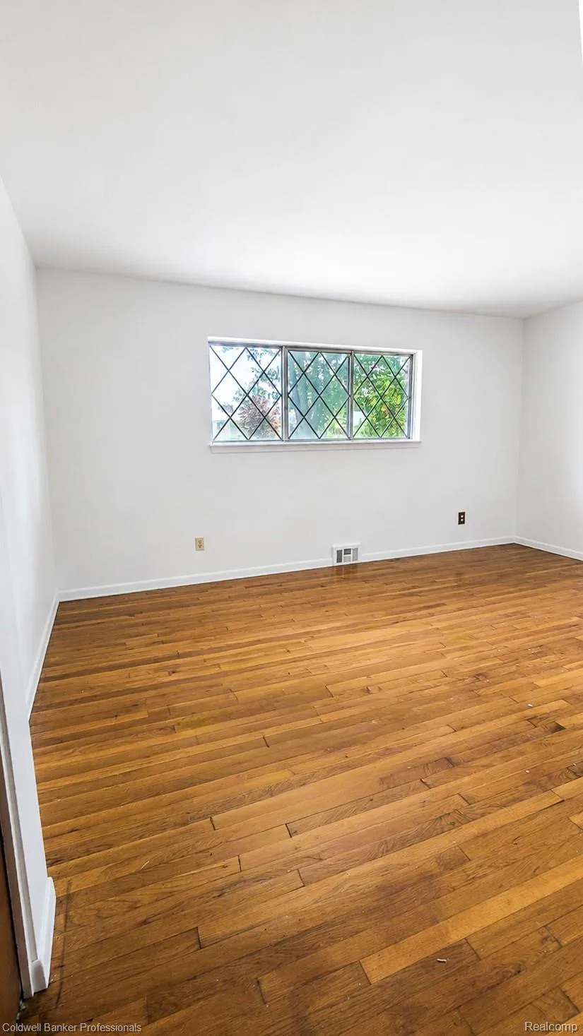 430 Spezia Drive Oxford Charter Township, MI 48371