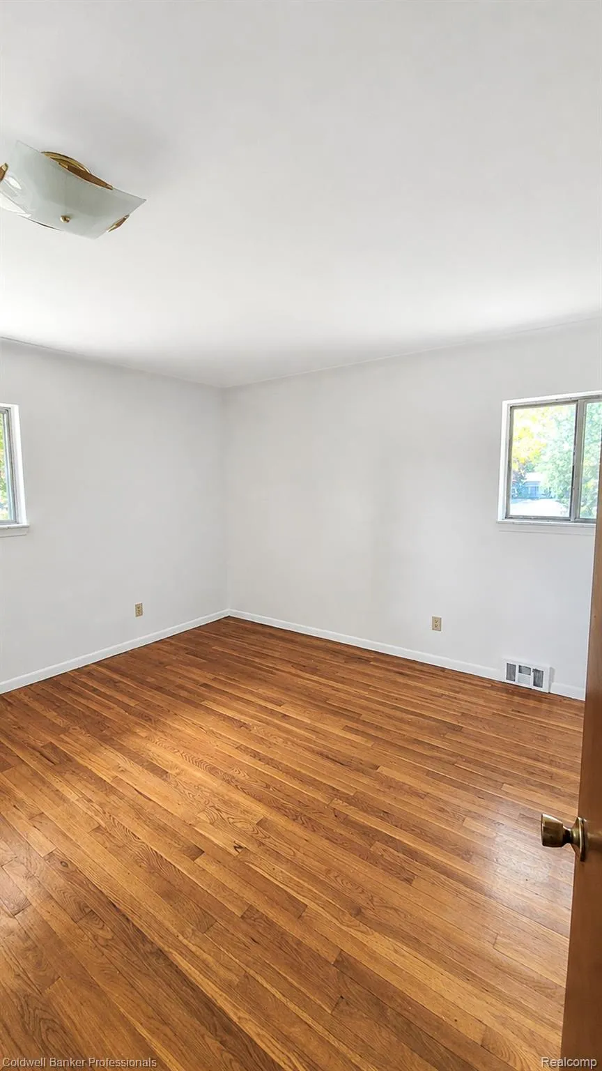 430 Spezia Drive Oxford Charter Township, MI 48371