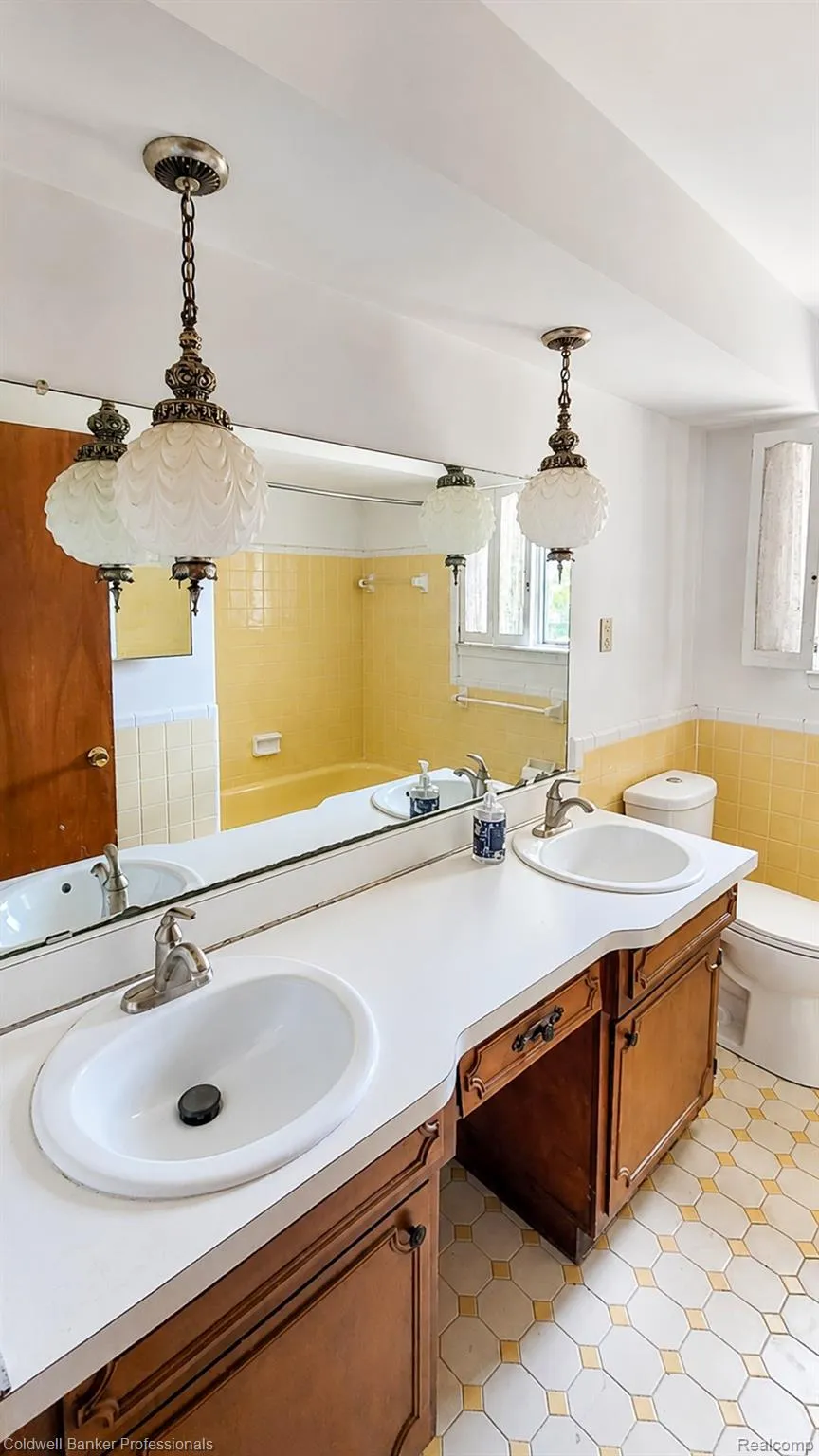 430 Spezia Drive Oxford Charter Township, MI 48371