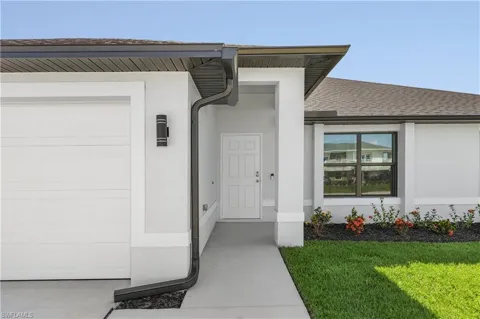 3302 SW 8th Place