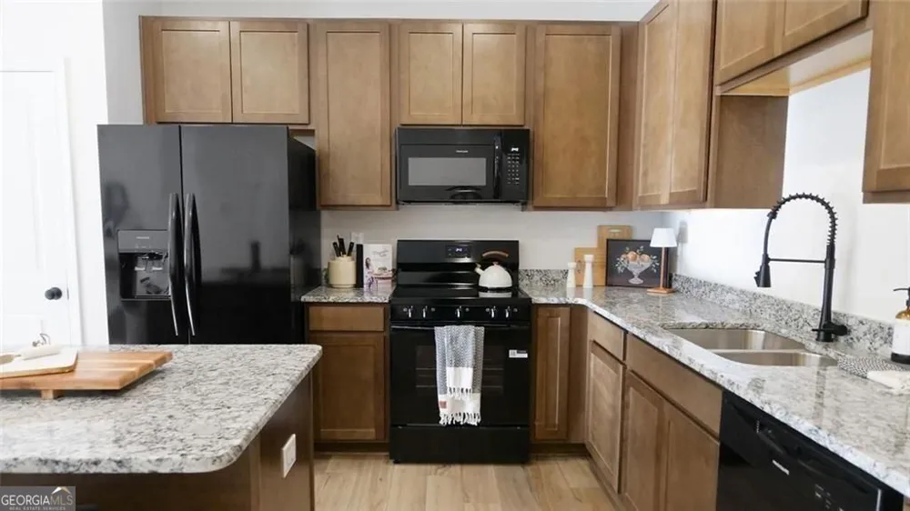 208 Clara XING Cartersville, GA 30120