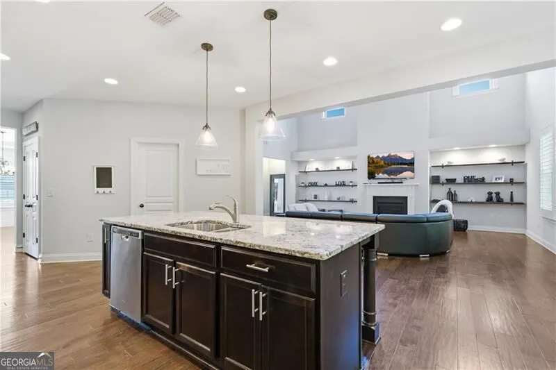 2530 Maple Ridge LN Cumming, GA 30041