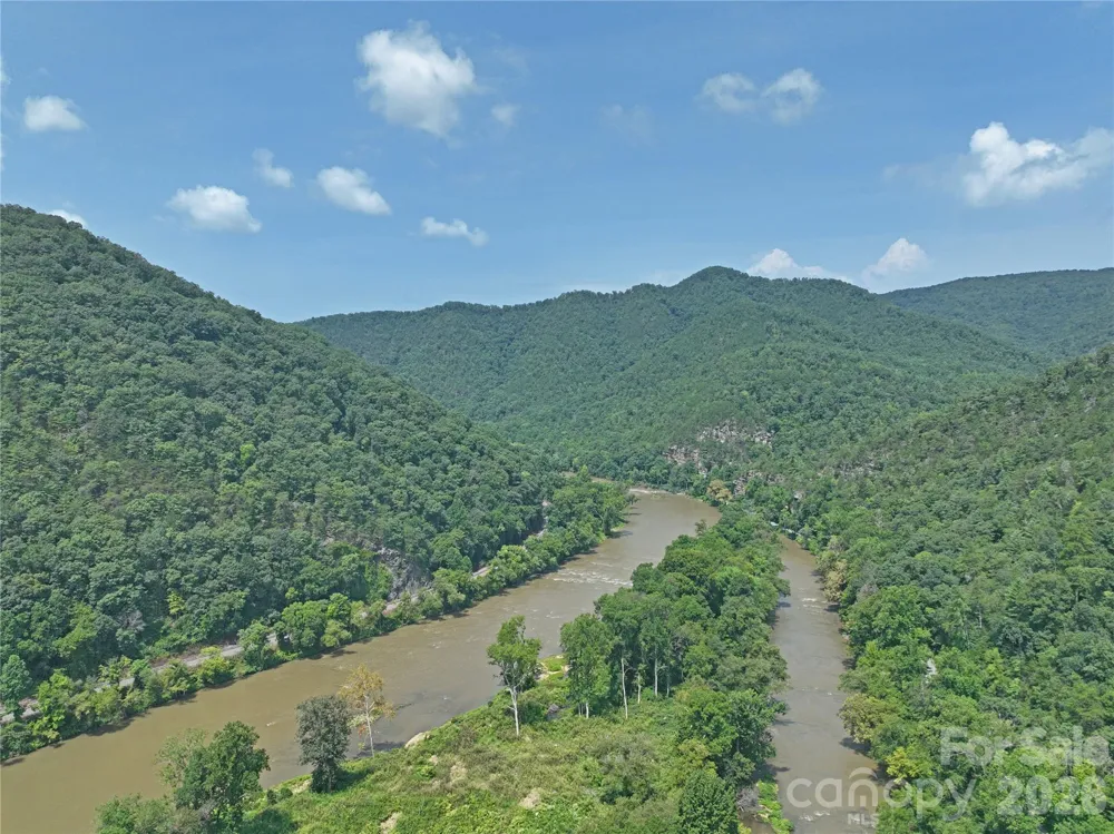 6080 River Road Hot Springs, NC 28743