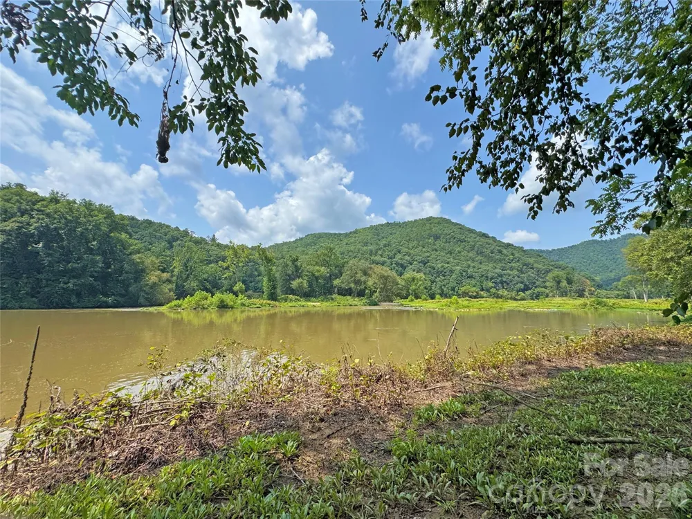6080 River Road Hot Springs, NC 28743