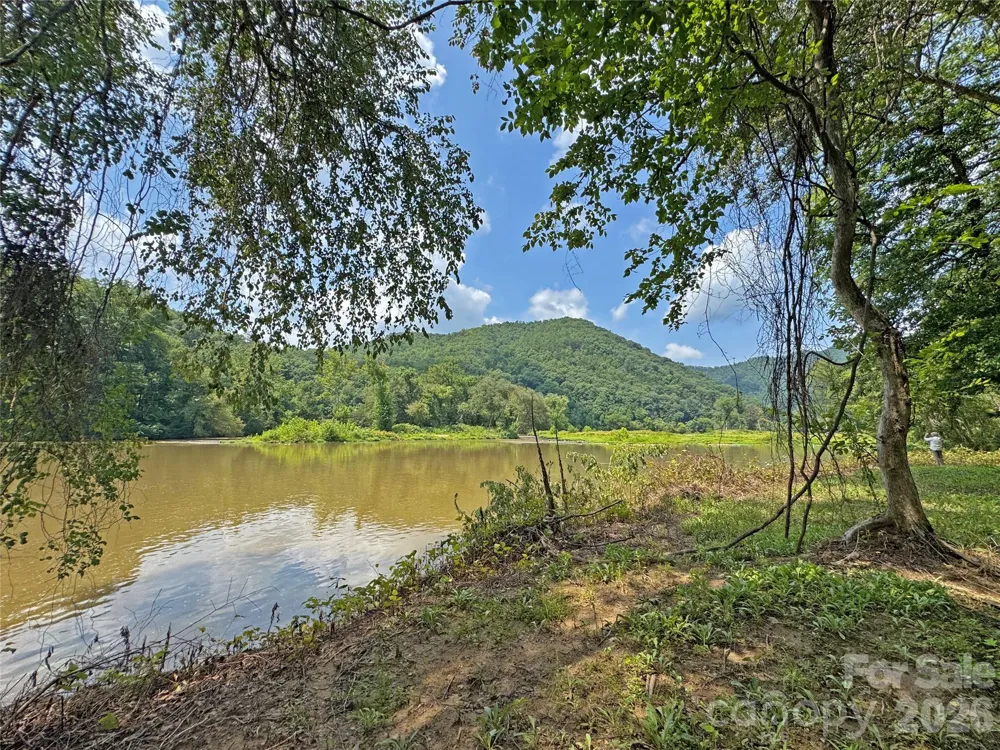 6080 River Road Hot Springs, NC 28743
