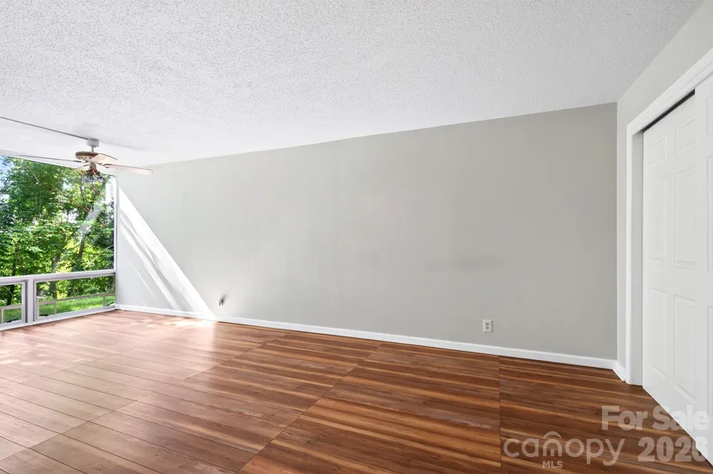 647 Town Mountain Road #105 Asheville, NC 28804