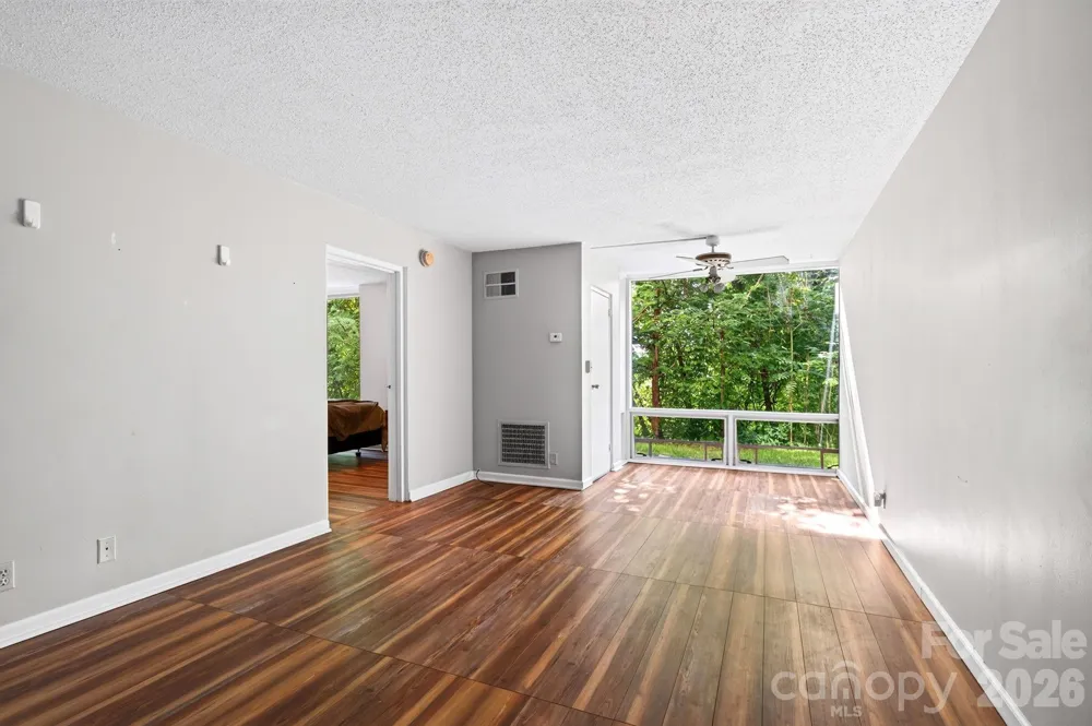 647 Town Mountain Road #105 Asheville, NC 28804