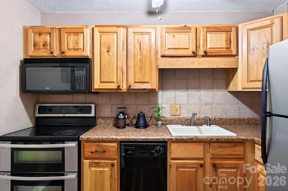 647 Town Mountain Road #105 Asheville, NC 28804