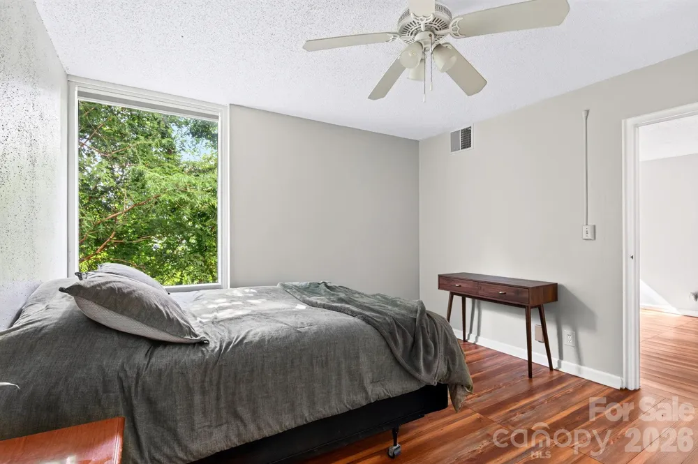 647 Town Mountain Road #105 Asheville, NC 28804