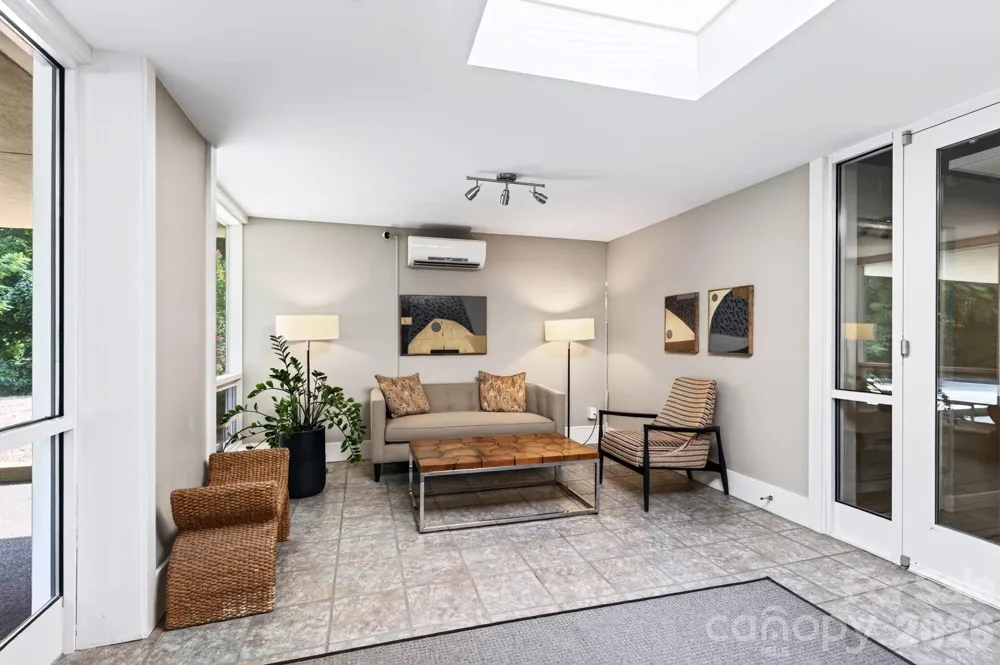 647 Town Mountain Road #105 Asheville, NC 28804