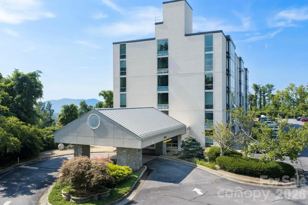647 Town Mountain Road #105 Asheville, NC 28804