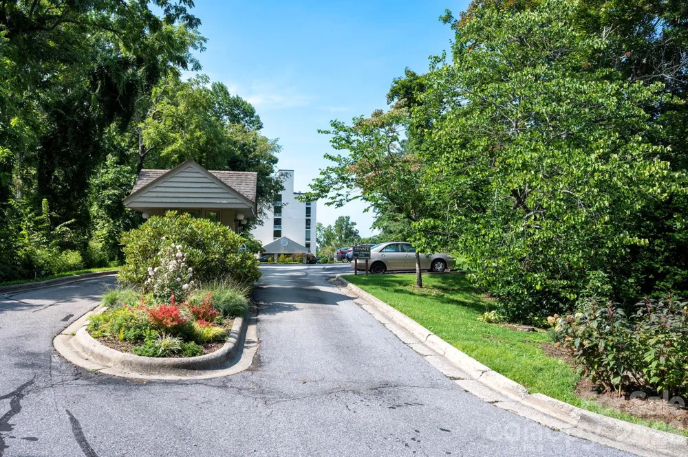 647 Town Mountain Road #105 Asheville, NC 28804