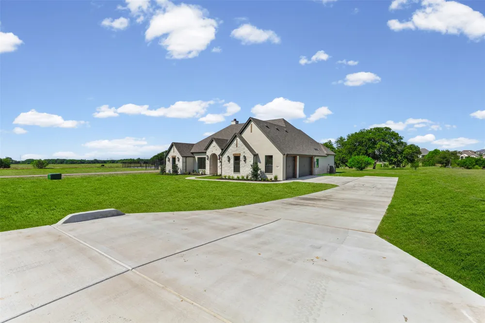 509 Acorn Trail Granbury, TX 76049
