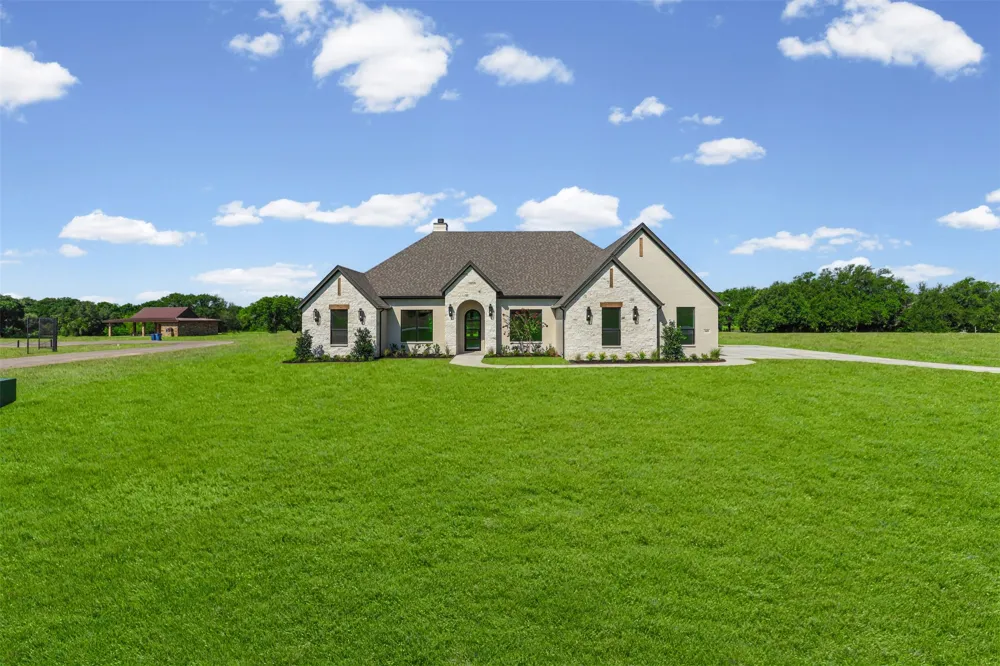 509 Acorn Trail Granbury, TX 76049