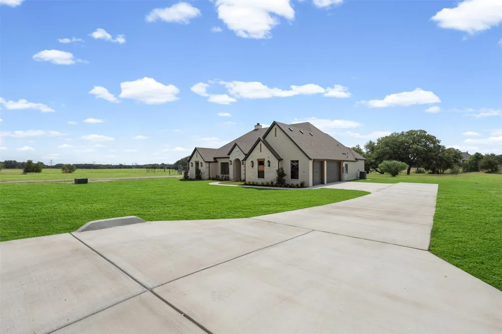 509 Acorn Trail Granbury, TX 76049