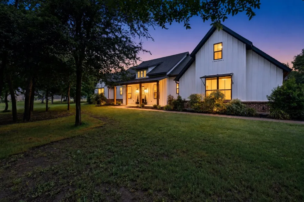 205 Deer Glade Court Azle, TX 76020