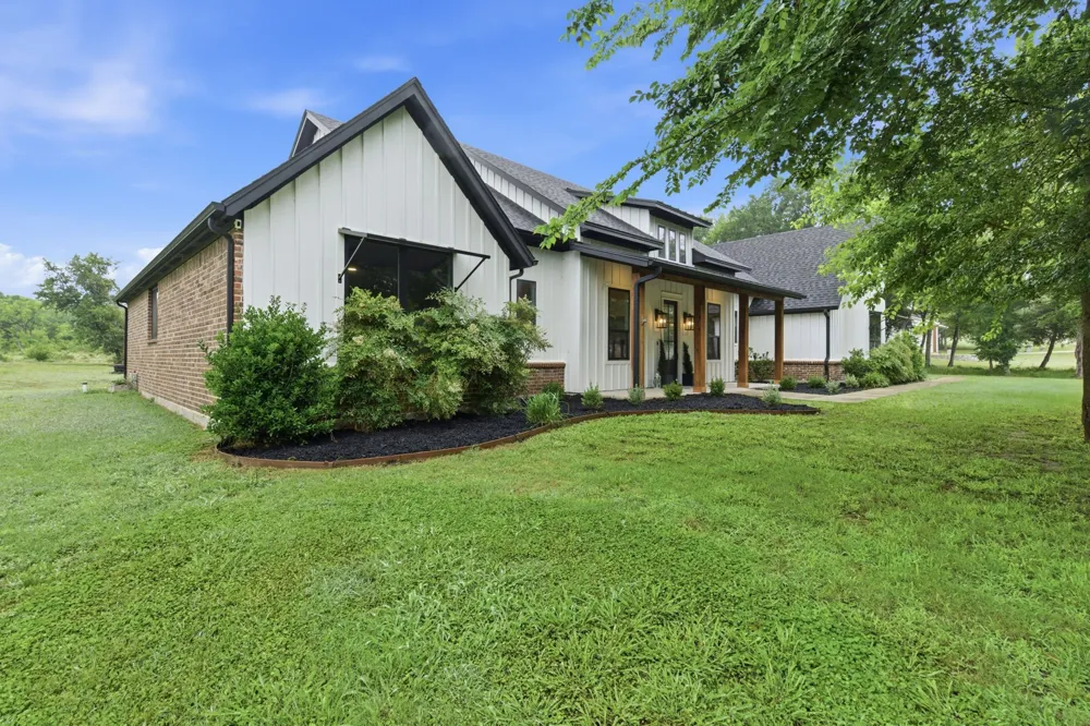 205 Deer Glade Court Azle, TX 76020
