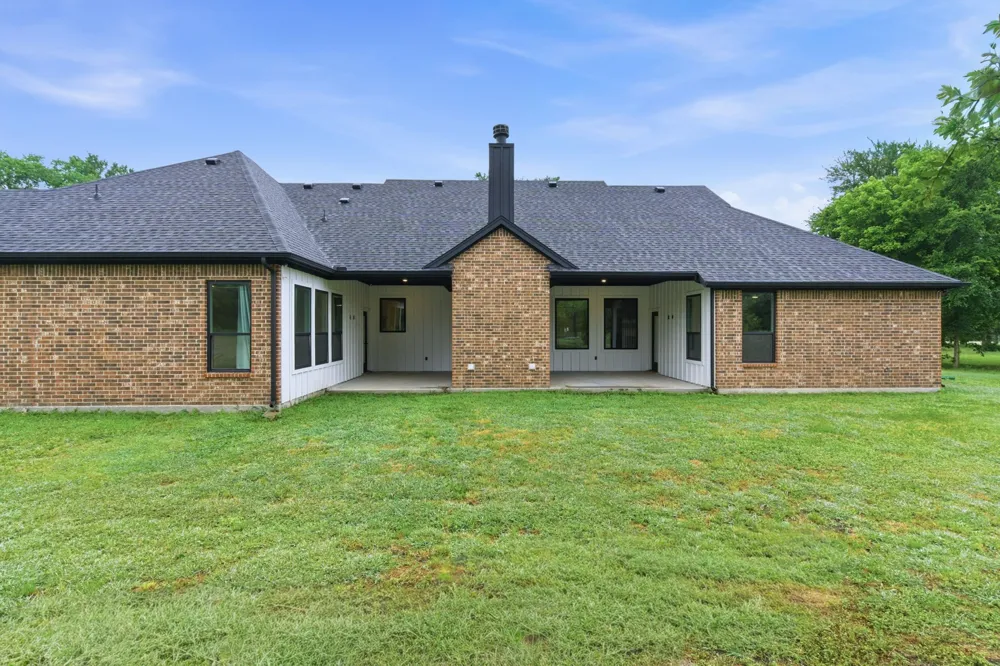 205 Deer Glade Court Azle, TX 76020
