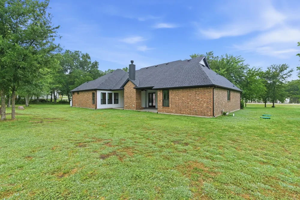 205 Deer Glade Court Azle, TX 76020