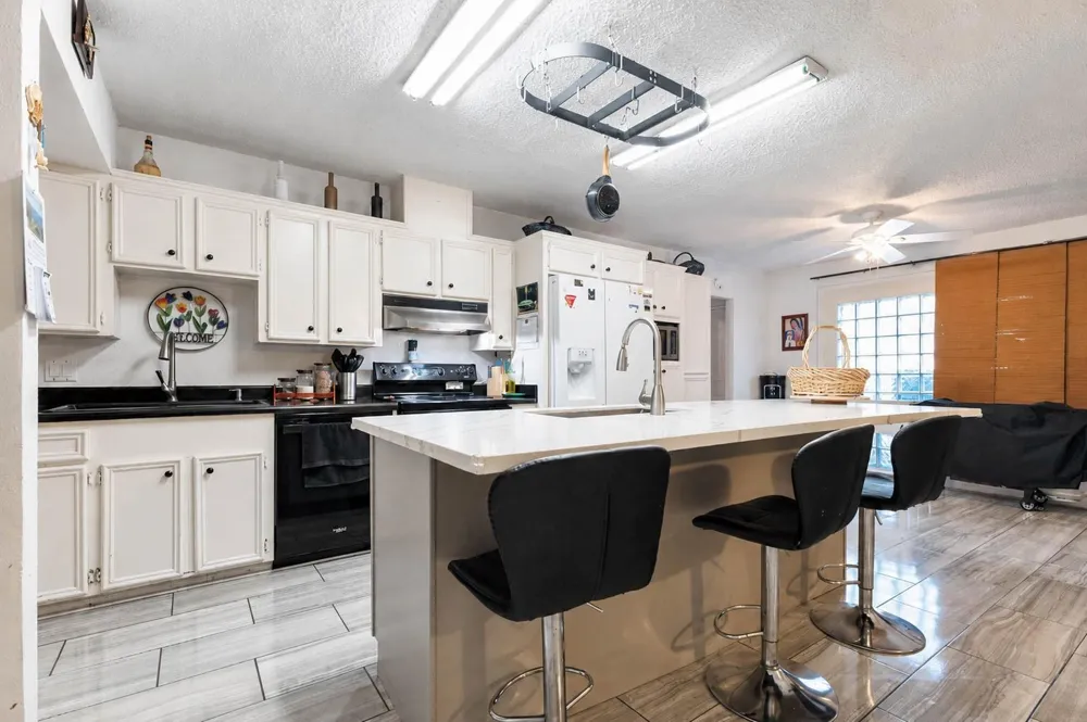 601 Westview Terrace Drive Sealy, TX 77474