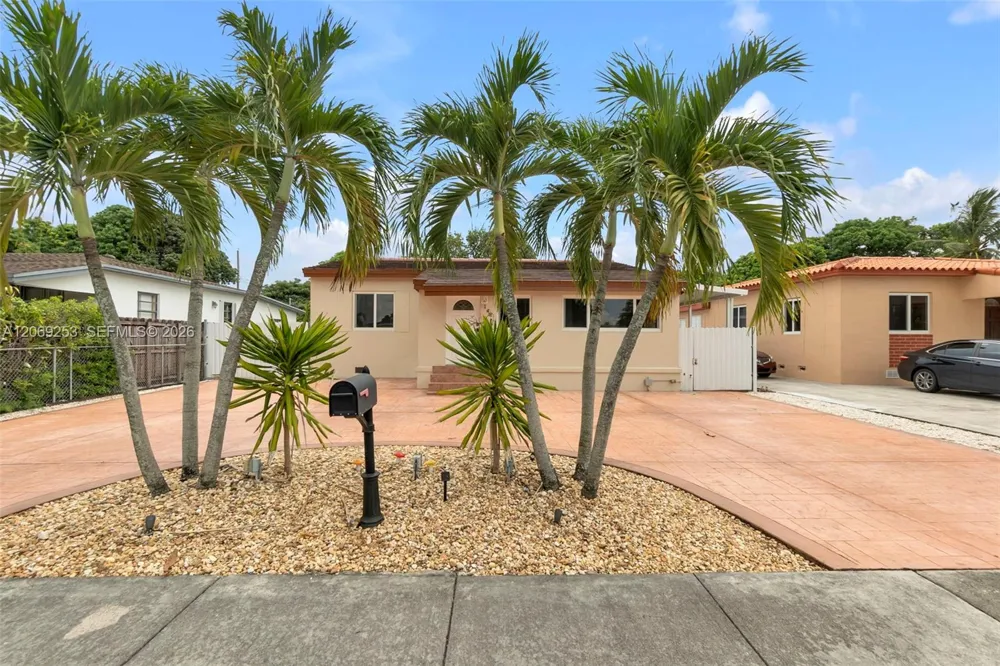 142 W 35th St Hialeah, FL 33012