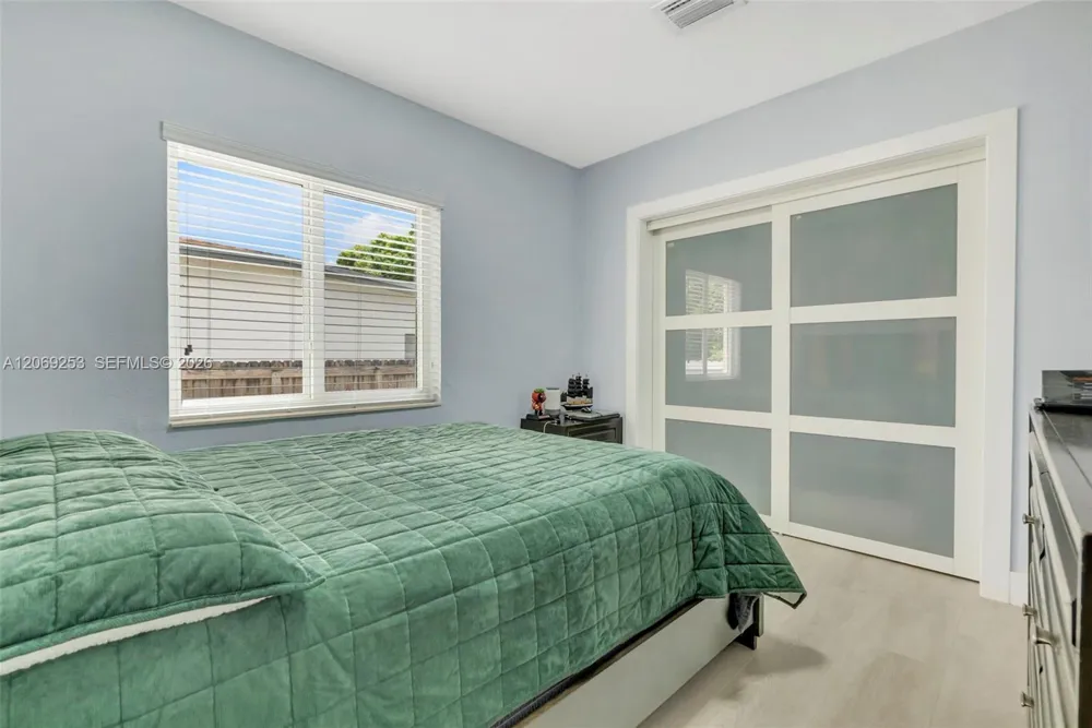 142 W 35th St Hialeah, FL 33012