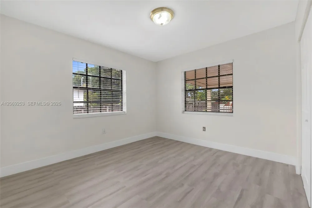 142 W 35th St Hialeah, FL 33012