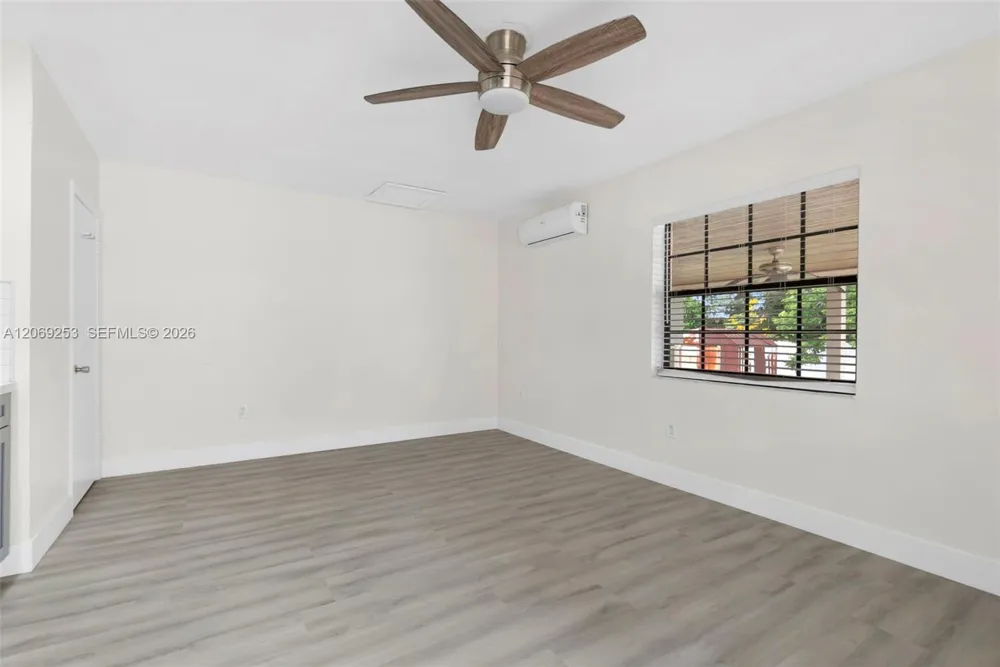 142 W 35th St Hialeah, FL 33012