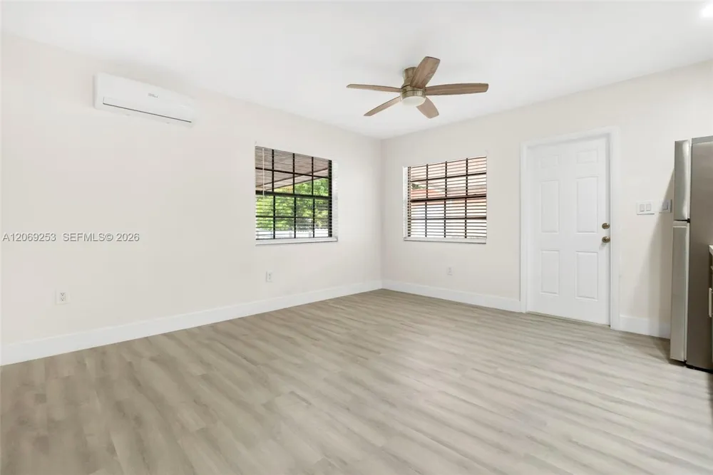 142 W 35th St Hialeah, FL 33012