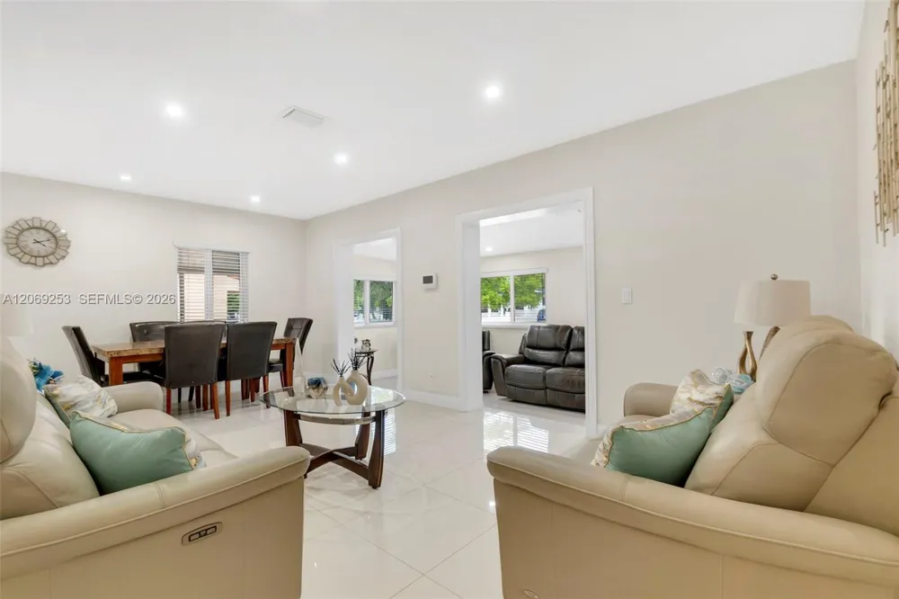 142 W 35th St Hialeah, FL 33012
